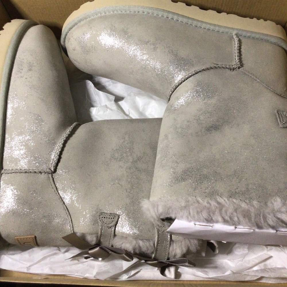UGG